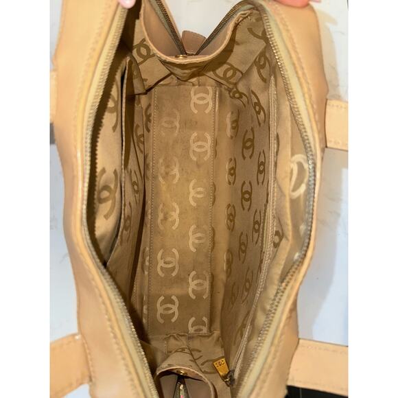 Chanel Vintage Gold Lambskin Leather Handbag - Good Condition - Picture 7 of 13